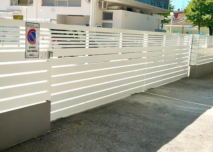 Deluxe Μπελάρια-Ιτζέα Μαρίνα